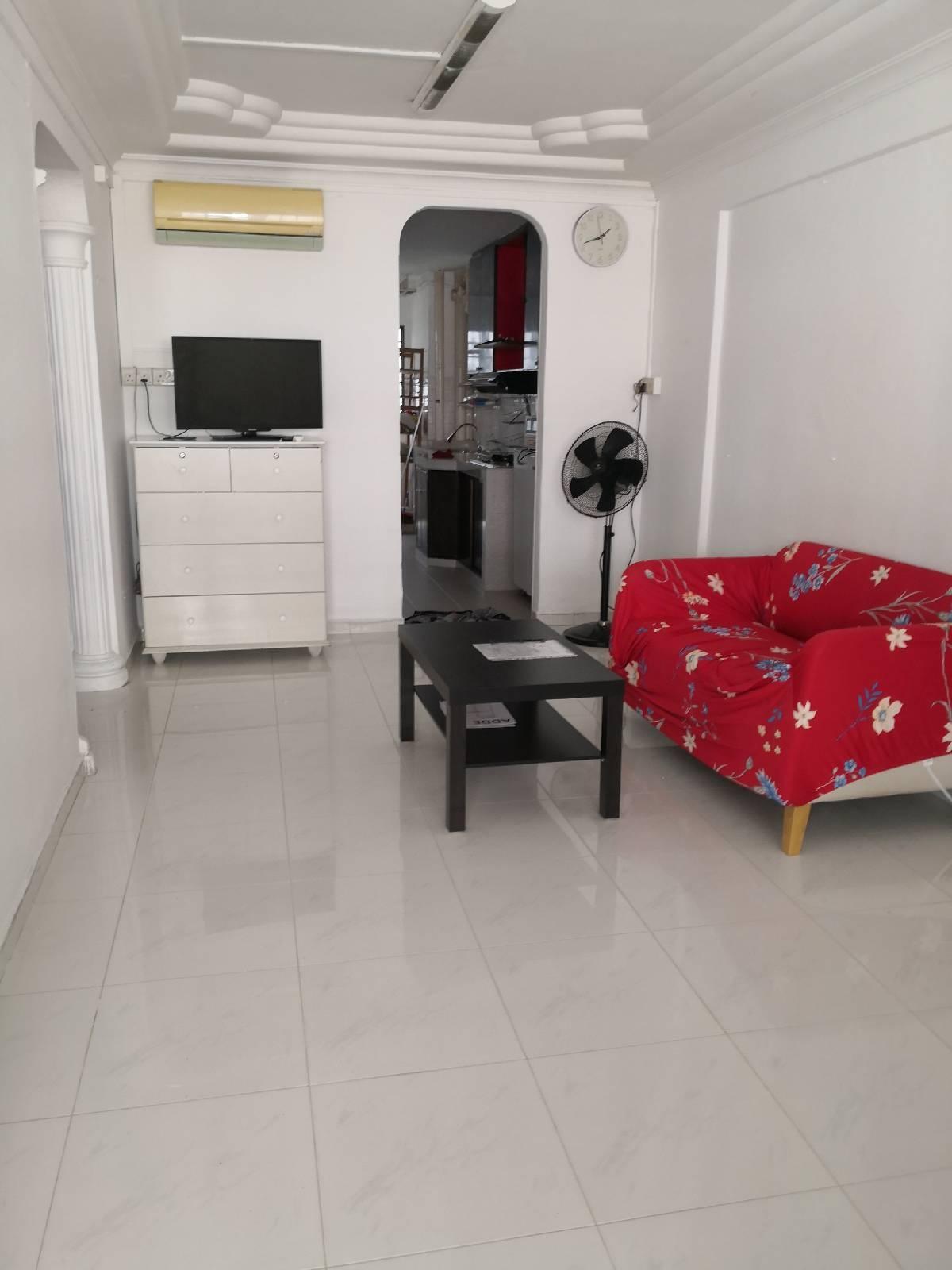Prop-GPT: HDB Apartment: D27 Yishun 704 Yishun Avenue 5