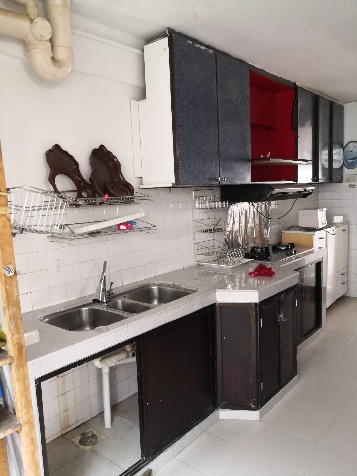 704 Yishun Avenue 5 HDB Apartment For Sale, $450,000, 2 Bed 2 Bath 732 sqft $615.00 psf