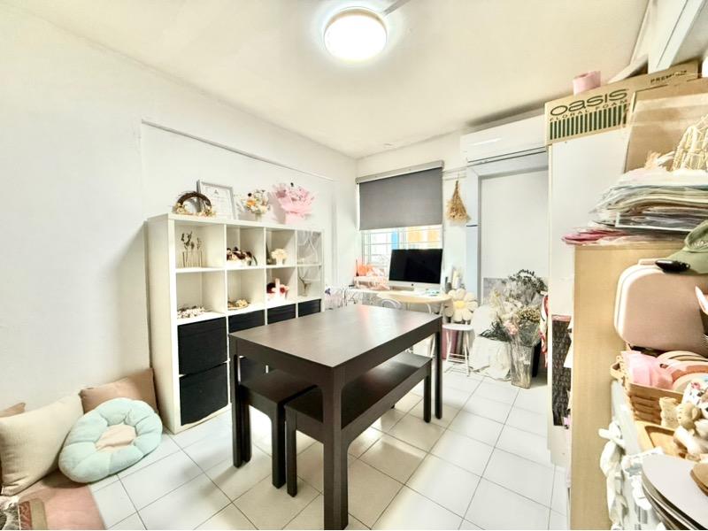 215 Serangoon Avenue 4 HDB Apartment For Sale, $599,999, 3 Bed 2 Bath 96 sqft $6,250.00 psf
