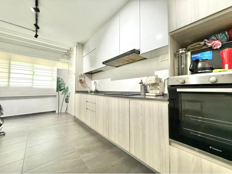 215 Serangoon Avenue 4 HDB Apartment For Sale, $599,999, 3 Bed 2 Bath 96 sqft $6,250.00 psf