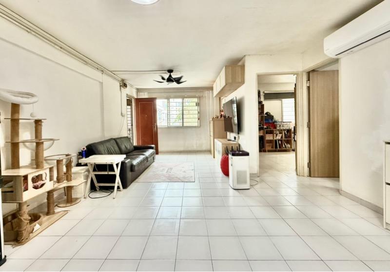 215 Serangoon Avenue 4 HDB Apartment For Sale, $599,999, 3 Bed 2 Bath 96 sqft $6,250.00 psf