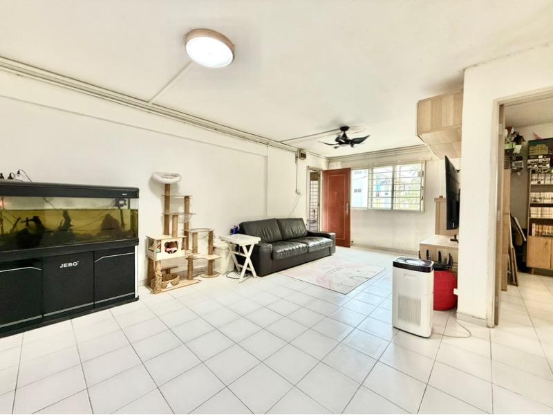 215 Serangoon Avenue 4 HDB Apartment For Sale, $599,999, 3 Bed 2 Bath 96 sqft $6,250.00 psf