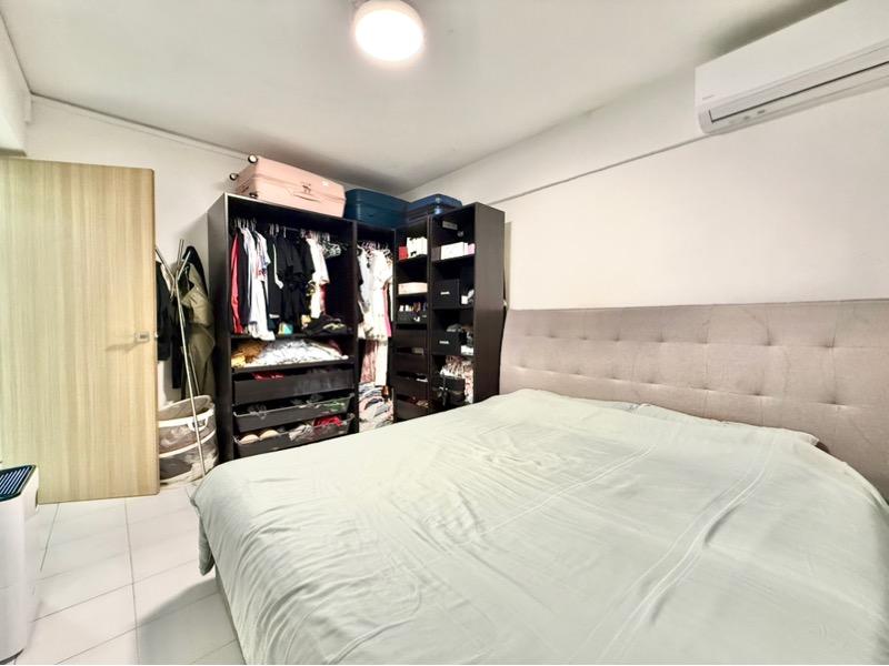 215 Serangoon Avenue 4 HDB Apartment For Sale, $599,999, 3 Bed 2 Bath 96 sqft $6,250.00 psf