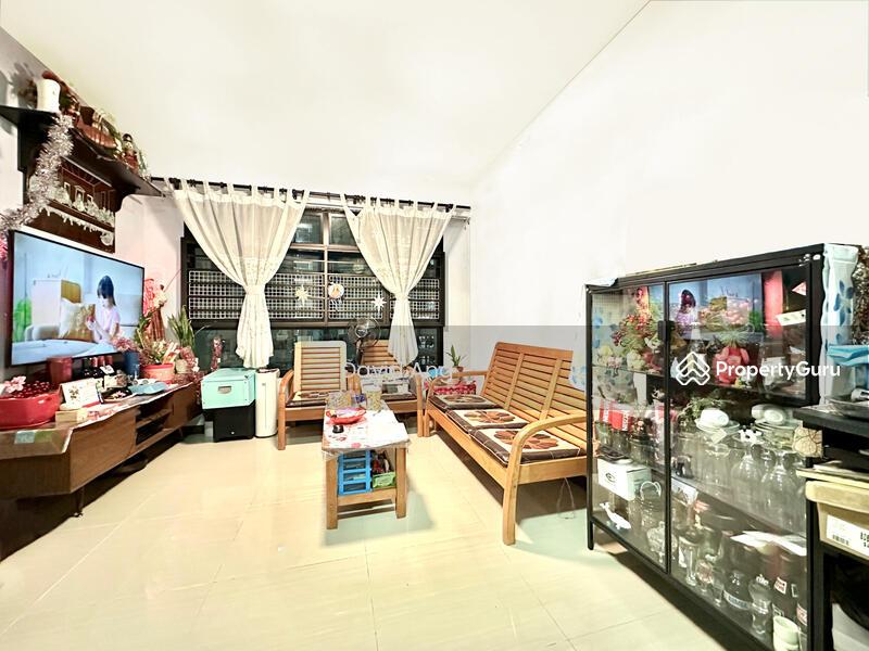 Prop-GPT: HDB Flat: D27 Yishun 508A Yishun Avenue 4