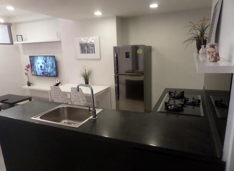 International Plaza Apartment For Sale, $1,510,000, 3 Bed 3 Bath 1,033 sqft $1,462.00 psf