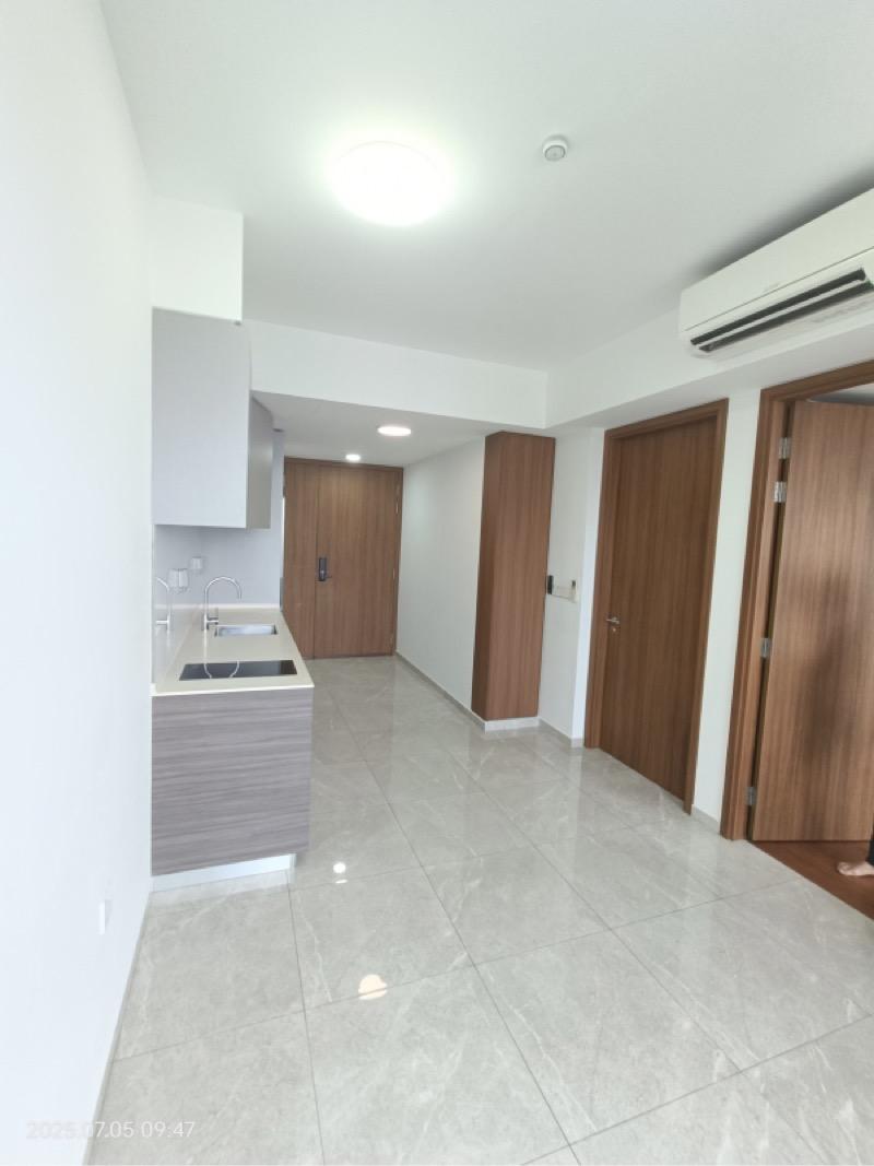 Prop-GPT: Condominium: D03  Stirling Residences