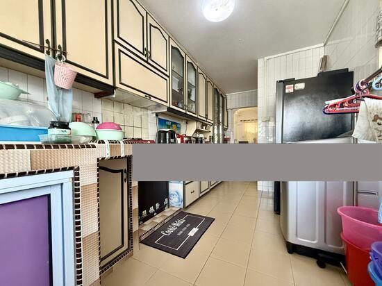 407 Fajar Road HDB Apartment For Sale, $499,999, 3 Bed 2 Bath 904 sqft $553.00 psf