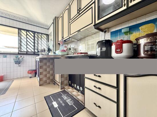 407 Fajar Road HDB Apartment For Sale, $499,999, 3 Bed 2 Bath 904 sqft $553.00 psf