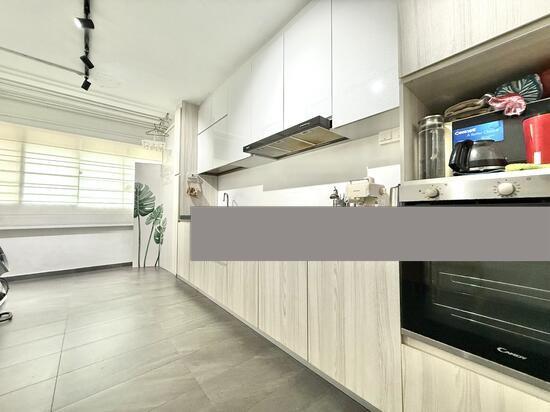 215 Serangoon Avenue 4 HDB Apartment For Sale, $599,999, 3 Bed 2 Bath 990 sqft $606.00 psf