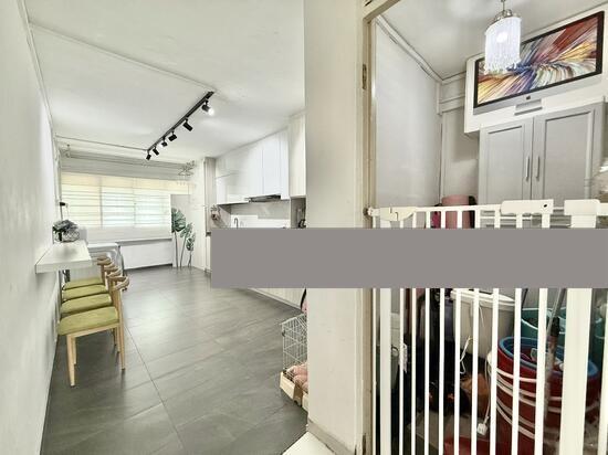 215 Serangoon Avenue 4 HDB Apartment For Sale, $599,999, 3 Bed 2 Bath 990 sqft $606.00 psf