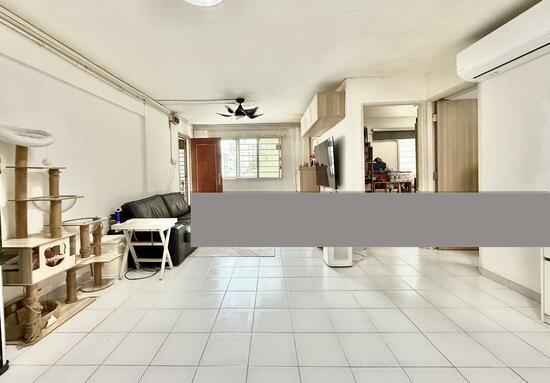 215 Serangoon Avenue 4 HDB Apartment For Sale, $599,999, 3 Bed 2 Bath 990 sqft $606.00 psf