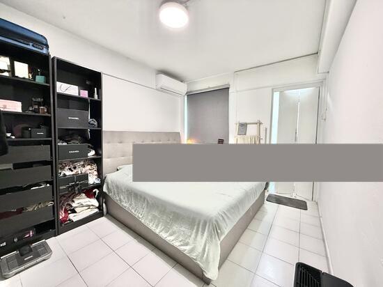 215 Serangoon Avenue 4 HDB Apartment For Sale, $599,999, 3 Bed 2 Bath 990 sqft $606.00 psf