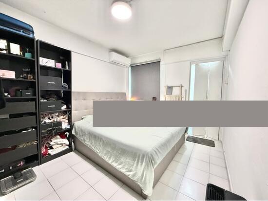 215 Serangoon Avenue 4 HDB Apartment For Sale, $599,999, 3 Bed 2 Bath 96 sqft $6,250.00 psf