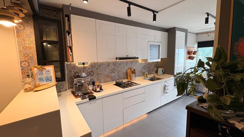 Prop-GPT: HDB Apartment: D19 Serangoon 124 Serangoon North Avenue 1