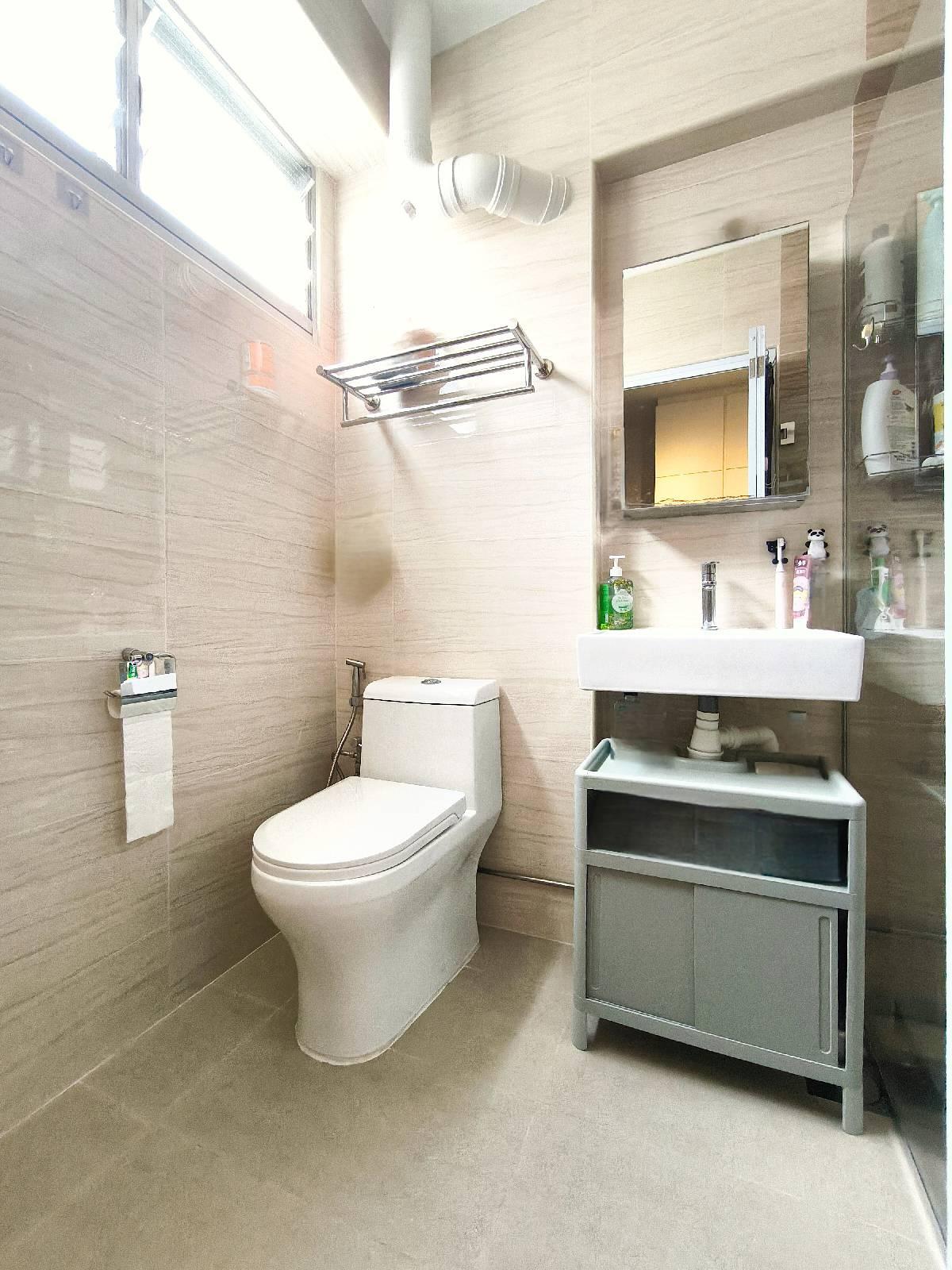 880 Yishun Street 81 HDB Apartment For Sale, $638,888, 3 Bed 2 Bath 1,119 sqft $571.00 psf