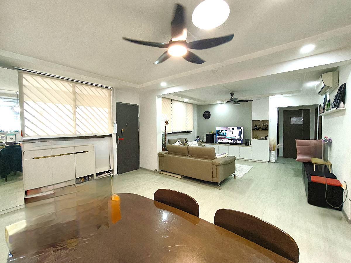 880 Yishun Street 81 HDB Apartment For Sale, $638,888, 3 Bed 2 Bath 1,119 sqft $571.00 psf