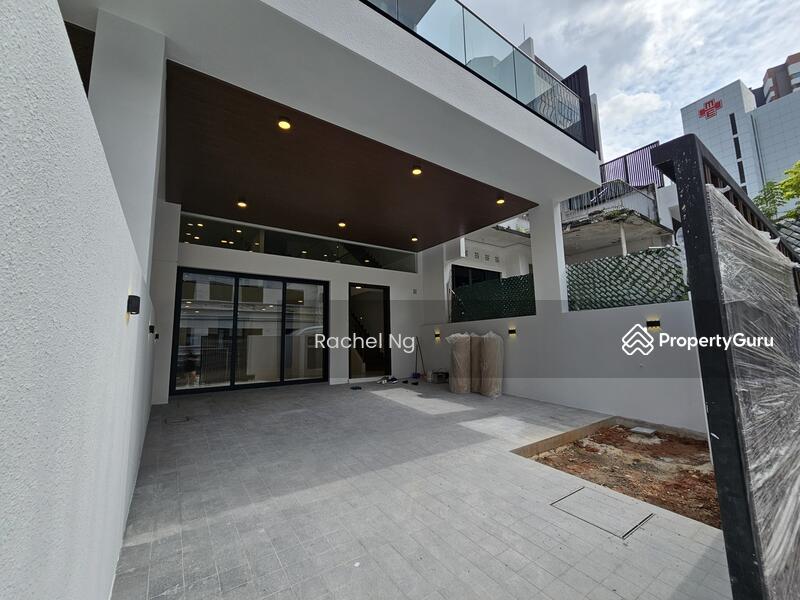 Orchard Road Luxury 5300sf Park 2-3 Cars