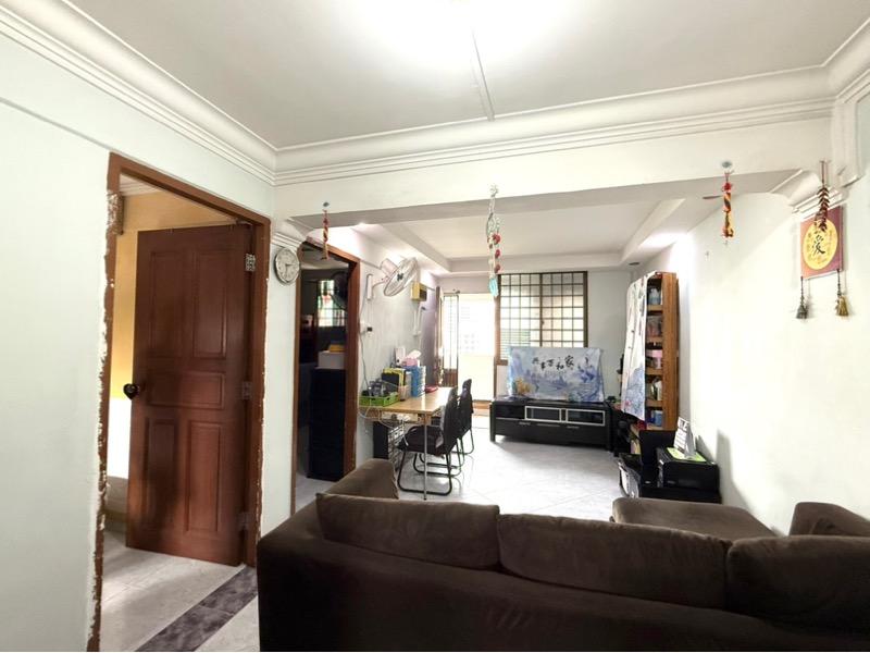 Prop-GPT: HDB Apartment: D22 Boon Lay 208 Boon Lay Place