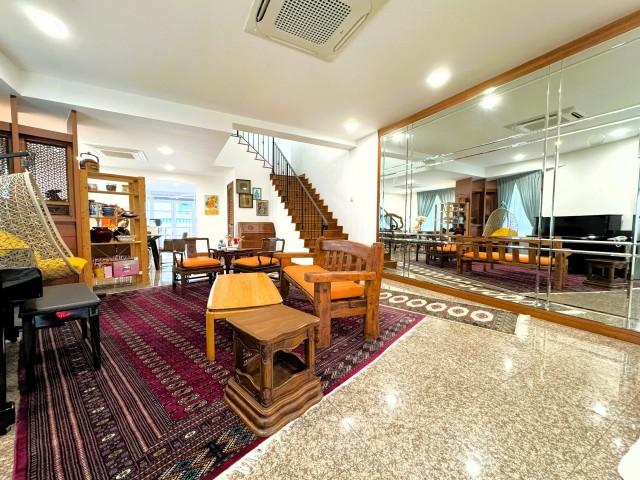 Saint Nicholas View Semi-Detached House For Sale, $4,650,000, 5 Bed 4 Bath 2,700 sqft $890.00 psf