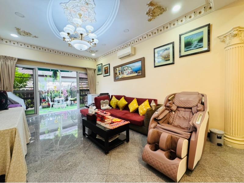 Prop-GPT: Condominium: D22 Boon Lay Parc Vista
