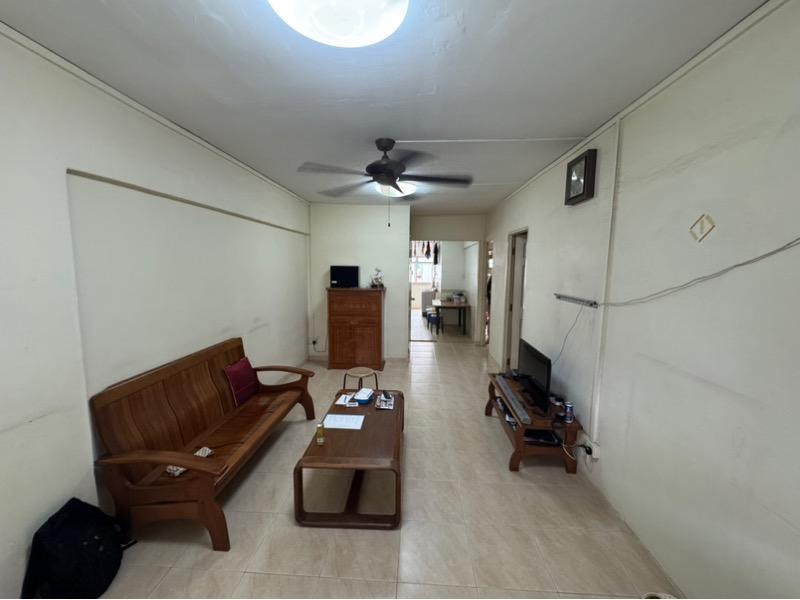 Prop-GPT: HDB Apartment: D22 Jurong 313 Jurong East Street 32