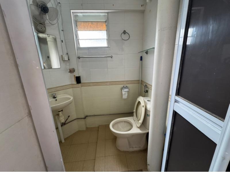 313 Jurong East Street 32 HDB Apartment For Sale, $450,000, 2 Bed 2 Bath 796 sqft $565.00 psf