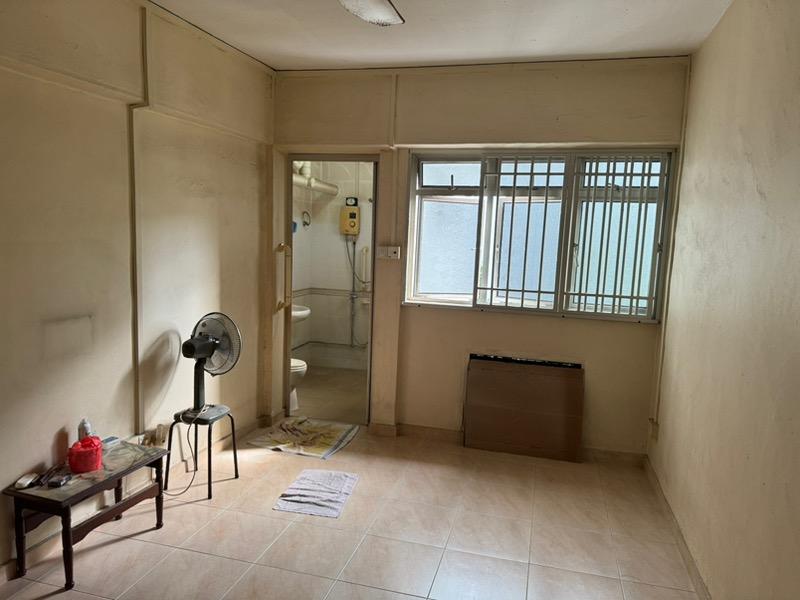 313 Jurong East Street 32 HDB Apartment For Sale, $450,000, 2 Bed 2 Bath 796 sqft $565.00 psf