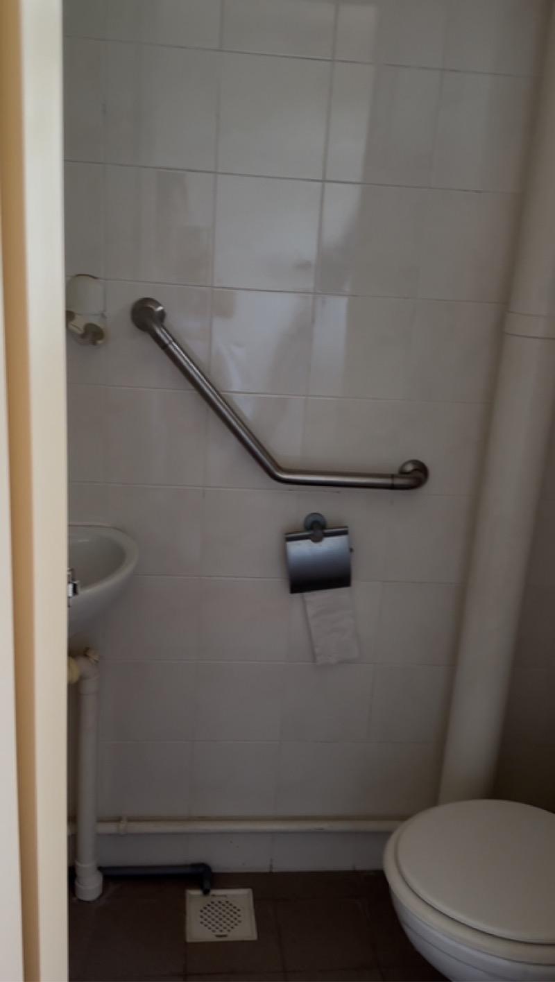 82 Commonwealth Close HDB Apartment For Sale, $362,000, 2 Bed 2 Bath 645 sqft $561.00 psf