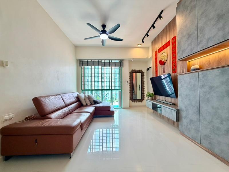 Prop-GPT: Apartment: D14  The Sunny Spring