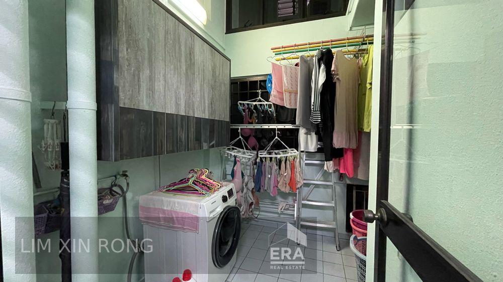 Well Maintained High Floor Em for Sale