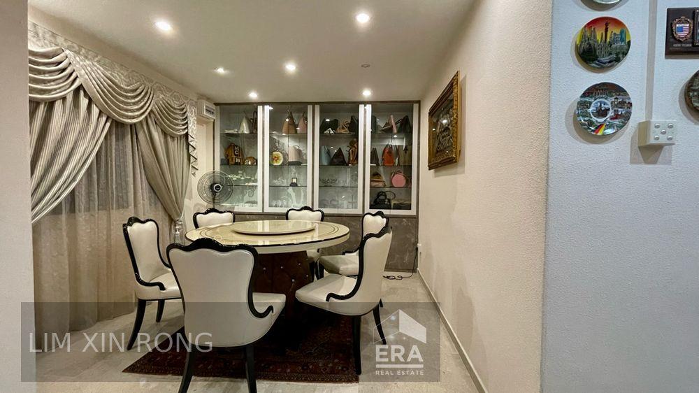 Well Maintained High Floor Em for Sale