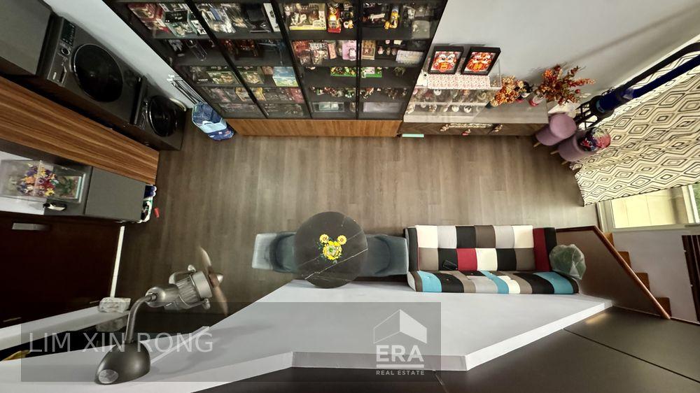 Freehold, Newly Renovated, Move in Condition Penthouse