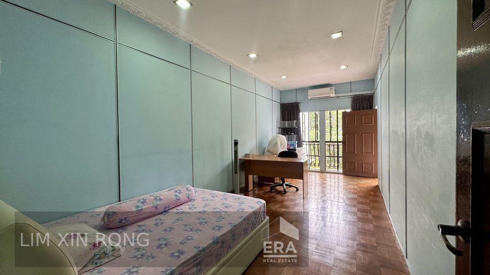 Rare Freehold 6 Beds Semi-detached House in Serangoon