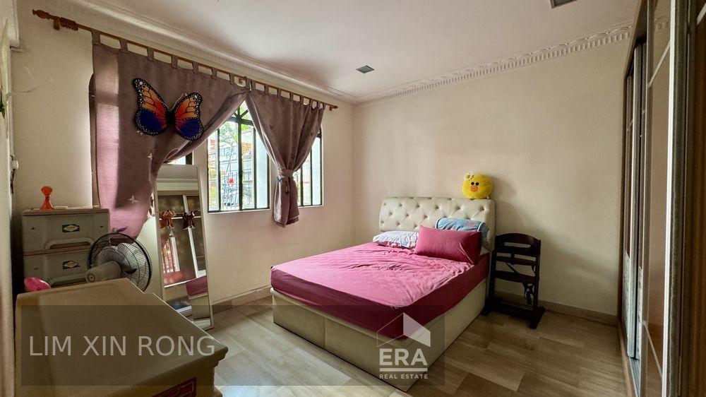 Rare Freehold 6 Beds Semi-detached House in Serangoon
