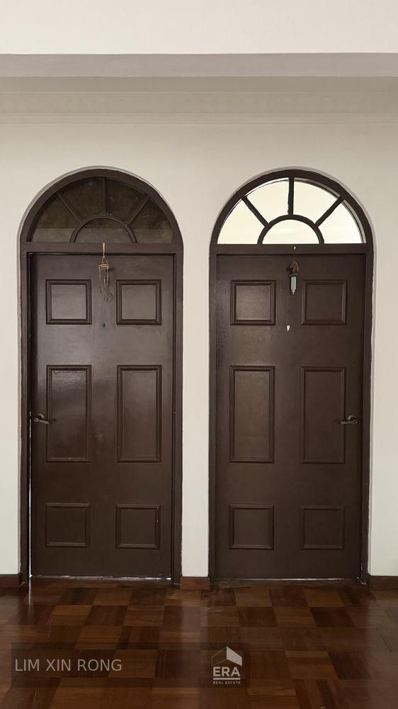 Rare Freehold 6 Beds Semi-detached House in Serangoon