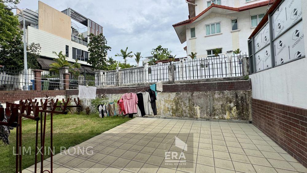 Rare Freehold 6 Beds Semi-detached House in Serangoon