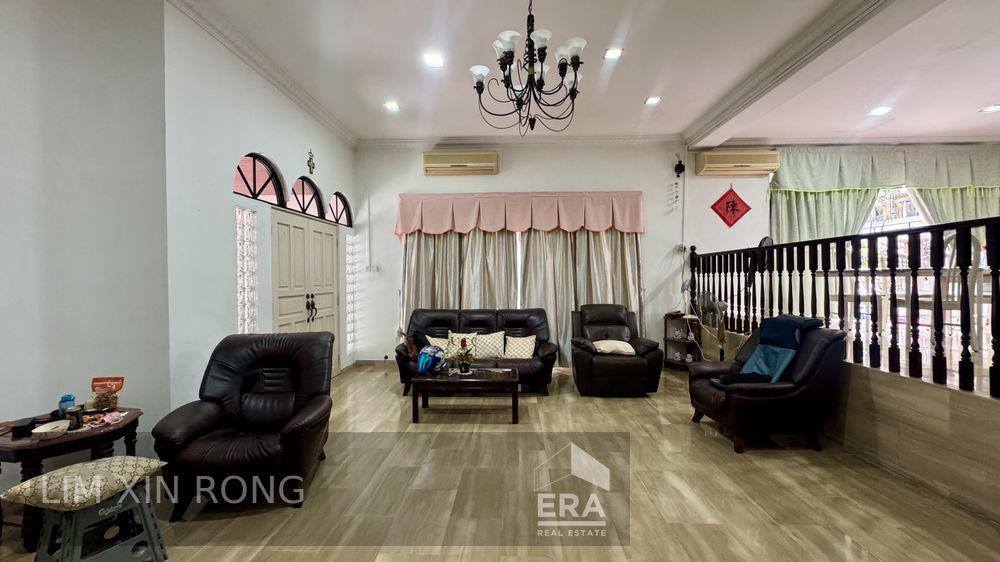 Rare Freehold 6 Beds Semi-detached House in Serangoon