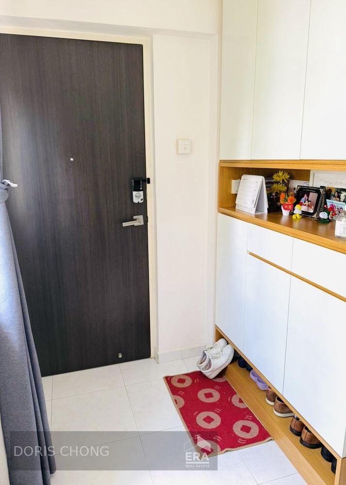 New List. Rare Corner, Spacious 4room for Sale