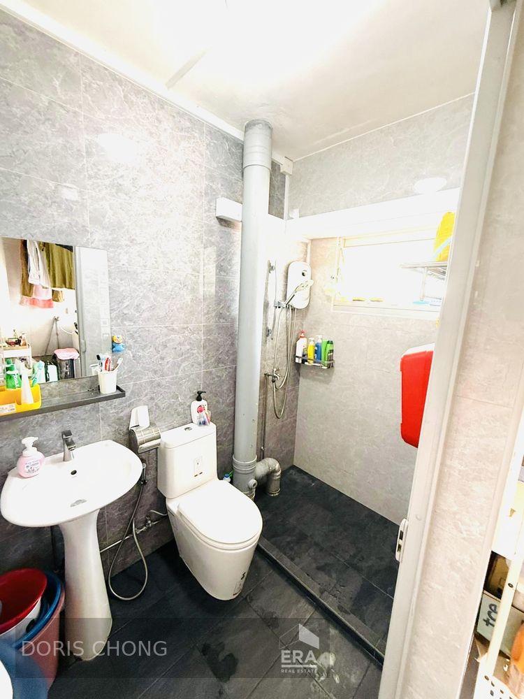 New List. Rare Corner, Spacious 4room for Sale