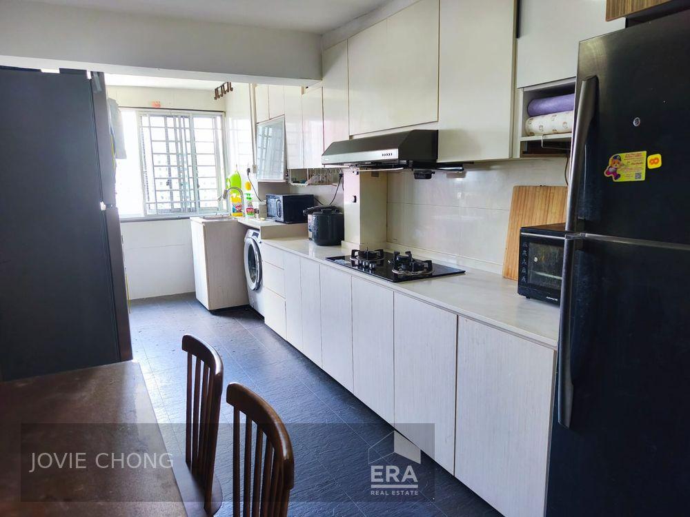 Prop-GPT: HDB - 3 room: D16 Bedok 5 Bedok South Avenue 2