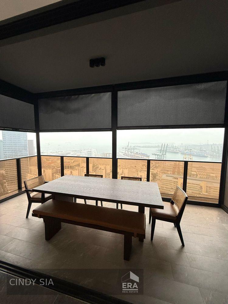 High Ceiling Penthouse With Waterfront View!