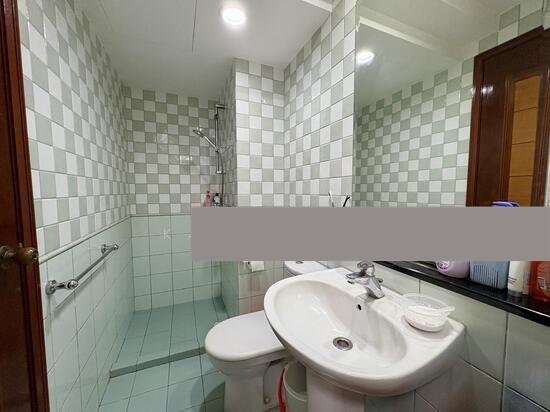 Yishun Emerald Condominium For Sale, $1,620,000, 4 Bed 3 Bath 1,399 sqft $1,158.00 psf