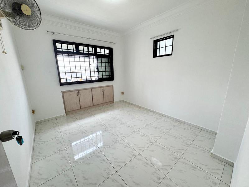 288A Jurong East Street 21 HDB Apartment For Sale, $730,000, 3 Bed 2 Bath 1,119 sqft $652.00 psf
