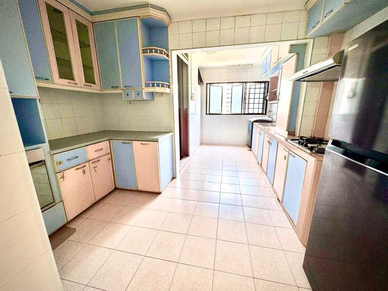 288A Jurong East Street 21 HDB Apartment For Sale, $730,000, 3 Bed 2 Bath 1,119 sqft $652.00 psf