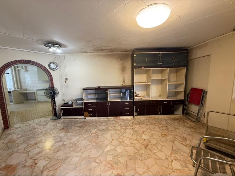 Prop-GPT: HDB Apartment: D27 Yishun 122 Yishun Street 11