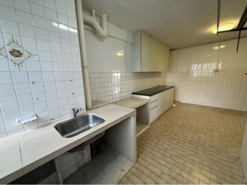 122 Yishun Street 11 HDB Apartment For Sale, $450,000, 2 Bed 2 Bath 721 sqft $624.00 psf