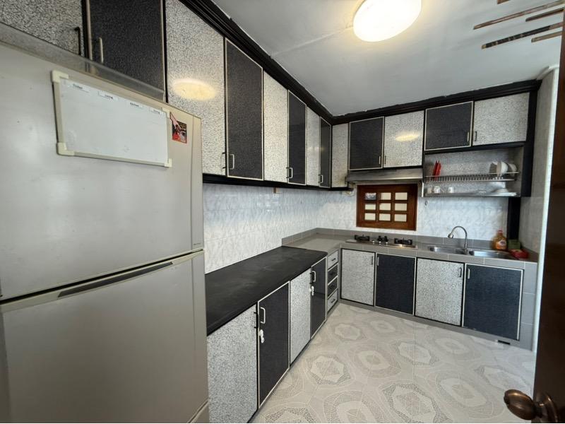 606 Yishun Street 61 HDB Apartment For Sale, $880,000, 4 Bed 2 Bath 1,528 sqft $576.00 psf