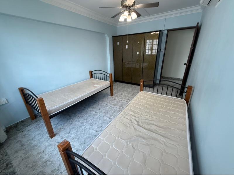 606 Yishun Street 61 HDB Apartment For Sale, $880,000, 4 Bed 2 Bath 1,528 sqft $576.00 psf