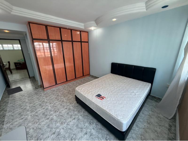 606 Yishun Street 61 HDB Apartment For Sale, $880,000, 4 Bed 2 Bath 1,528 sqft $576.00 psf