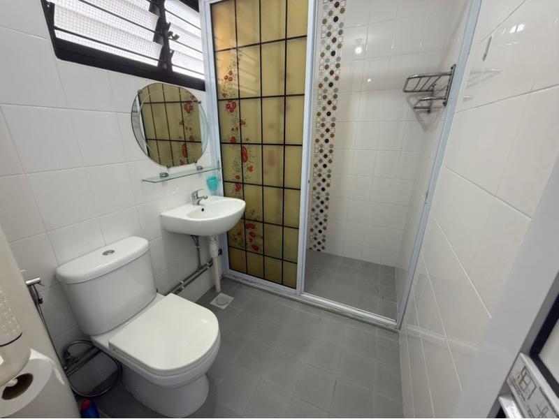 606 Yishun Street 61 HDB Apartment For Sale, $880,000, 4 Bed 2 Bath 1,528 sqft $576.00 psf